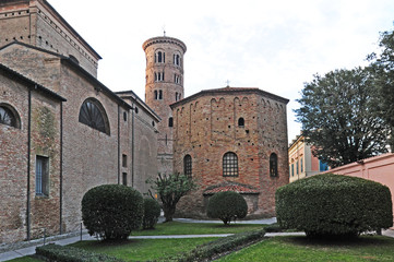 Ravenna, il Battistero degli Ortodossi e la cattedrale