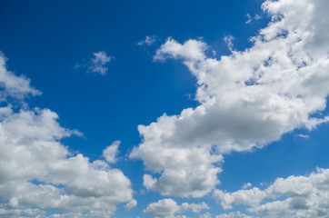 Obraz premium Background of blue sky and white clouds for various uses