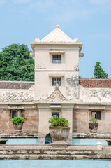 Obraz premium Ancient pool at taman sari water castle Yogyakarta, Java, Indonesia.
