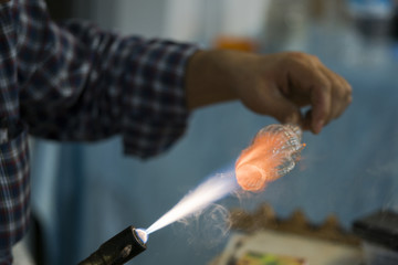 Cam üfleme sanatı ve ateş