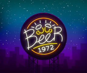 Fototapeta premium Beer Neon Sign logo, label, emblem vector illustration, design emblem in neon style. Bright signboard, glowing banner. Night advertising. Billboard