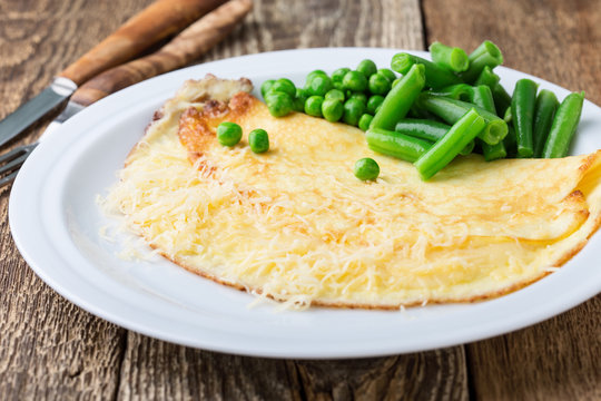  Cheese omelet with green beans and peas