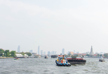 タイ・バンコク・チャオプラヤ川・ボート・街並み