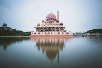 Obraz premium Putra Mosque in Malaysia