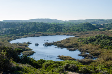 Fotografía de paisaje de una charca en Menorca