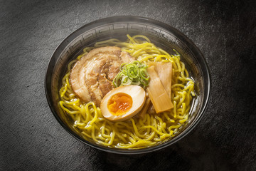 典型的な中華そば　Popular Chinese noodles (ramen)