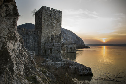 รูปภาพGolubac เลือกดูภาพถ่ายสต็อก เวกเตอร์ และวิดีโอ1,304 Adobe Stock