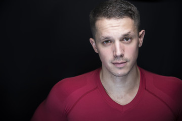 Naklejka premium Fitness portrait of a young man bodybuilder