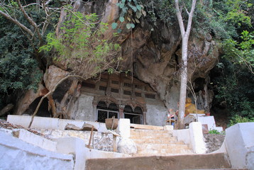 Laos, Pak Ou caves