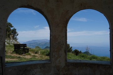 Fototapeta na wymiar Beyond - Capri, Italy