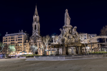 Eglise St Perpétue et fontaine Pradel Nîmes