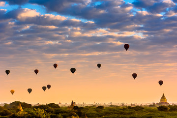 Nascer do Sol em Bagan