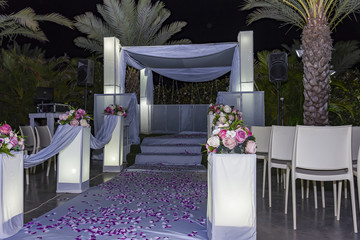 of the Jewish Hupa , wedding putdoor .