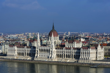 Fototapeta na wymiar Budapest mit dem Parlament und Donau