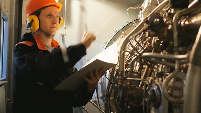 Checking the gas turbine Before starting
