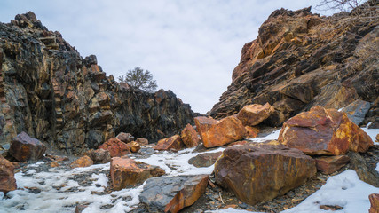 Here's a nice shot of some crazy rock formations. 