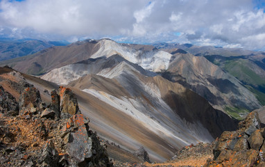 Motley mountains