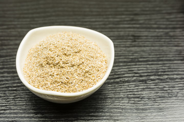 Bowl with spelled bran.