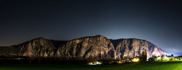 Rotenfels bei Nacht