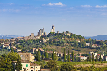 Fototapeta na wymiar Beautiful view of the medieval town of San Gimignano (Italy - Tuscany)