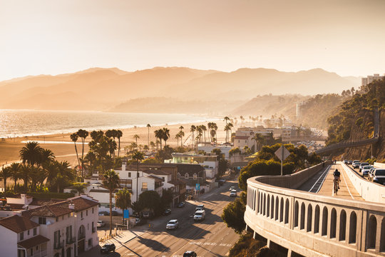 Monochrome California incline