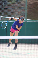 ジュニアテニスプレイヤー