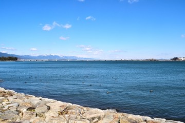 Fototapeta na wymiar 琵琶湖からの比良山系の眺め