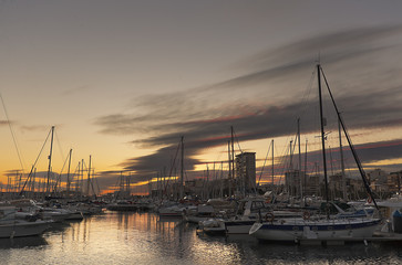 Fototapeta na wymiar Port of Alicante in the Valencian community during a sunset.