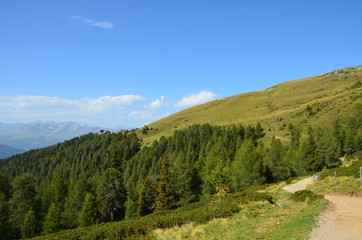 Fototapeta na wymiar Unterwegs in den Südtiroler Bergen