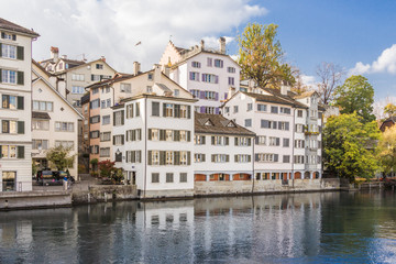 Fototapeta na wymiar Historic Zurich along the Limmat river Zurich, Switzerland. Historisches Zürich entlang der Limmat Zürich, Schweiz.
