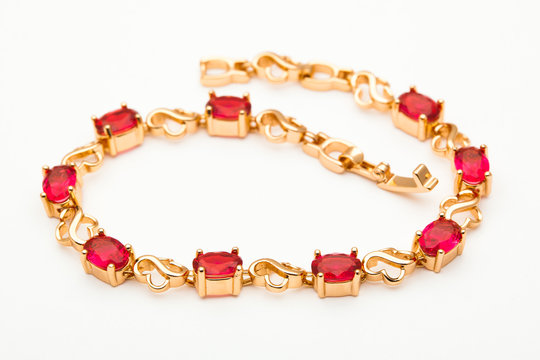 beautiful photo close-up gold bracelet jewelry, chain, precious stones, diamonds, jewelry