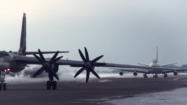Tu-95 and Il-80 Cox aerodrome