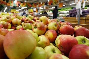Fruit trading in the store