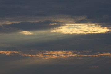 Fototapeta premium background sky at sunset rays of sun