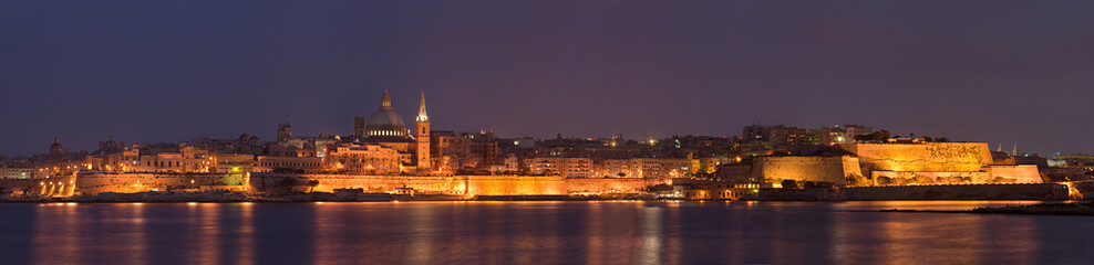 Fototapeta na wymiar Valletta Panorama At Night, Malta