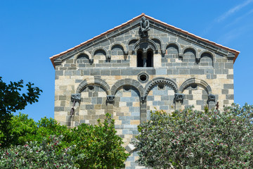 Obraz premium Kirche der Dreifaltigkeit in Aregno auf Korsika