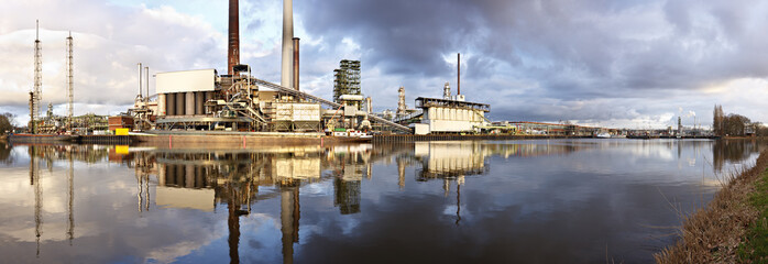 Fototapeta na wymiar Refinery With Reflection Panorama