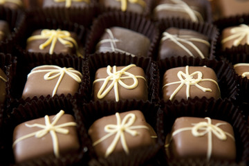  CHOCOLATE