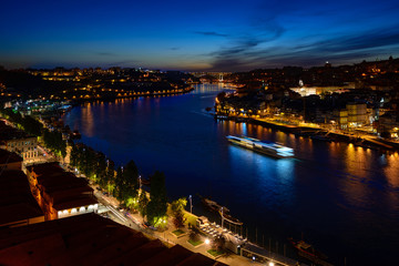 Naklejka premium nocne widoki Porto, Portugalia