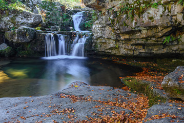 Fototapeta na wymiar Waterfall of Puente Ra, Sierra Cebollera Natural Park, La Rioja, Spain