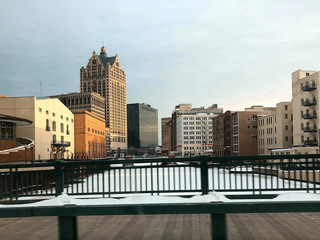 Obraz premium MILWAUKEE, USA - FEBRUARY 13, 2018: Downtown Milwaukee Wisconsin in USA at sunset on February 13, 2018