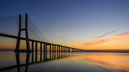 Fototapeta na wymiar Ponte Vasco da Gama; Lissabon