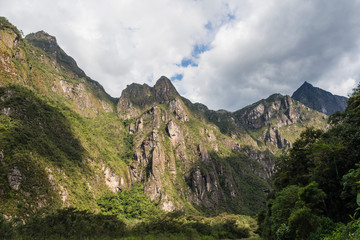 Fototapeta na wymiar View of Machu Picchu´s mountains from the rail trail