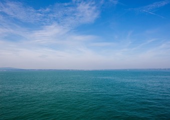 Obraz premium Krajobraz Jeziora Bodeńskiego w Szwajcarii w lecie