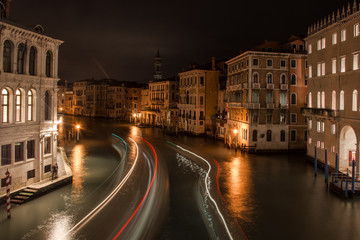 Przepiękna Wenecja nocą - obrazy, fototapety, plakaty