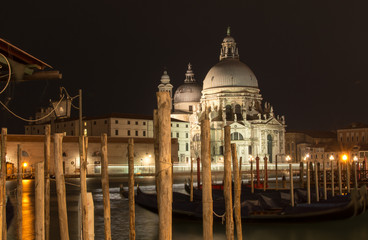 Przepiękna Wenecja nocą - obrazy, fototapety, plakaty