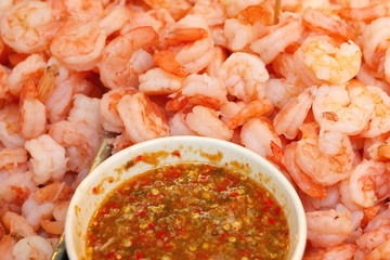 Steamed shrimp with sauce, spicy seafood sauce.