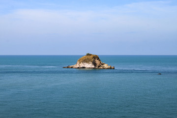 Fototapeta na wymiar A cliff in the sea outside Thailand