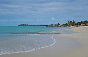 Fototapeta na wymiar Runaway Beach on Dickenson Bay in Antigua