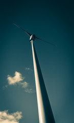 A wind turbine seen from below © Kilman Foto
